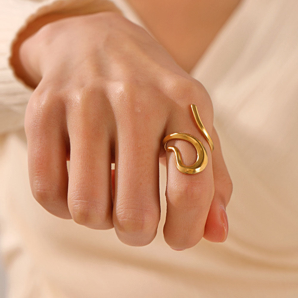 A Model Wearing Adjustable Snake Ring JZ1268 - Stainless Steel